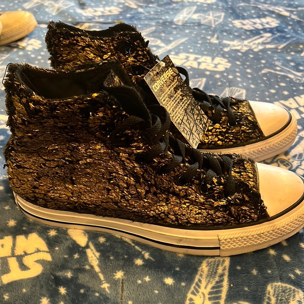 Converse chuck taylor hi top fuzzy gold and black size 8.5 women’s